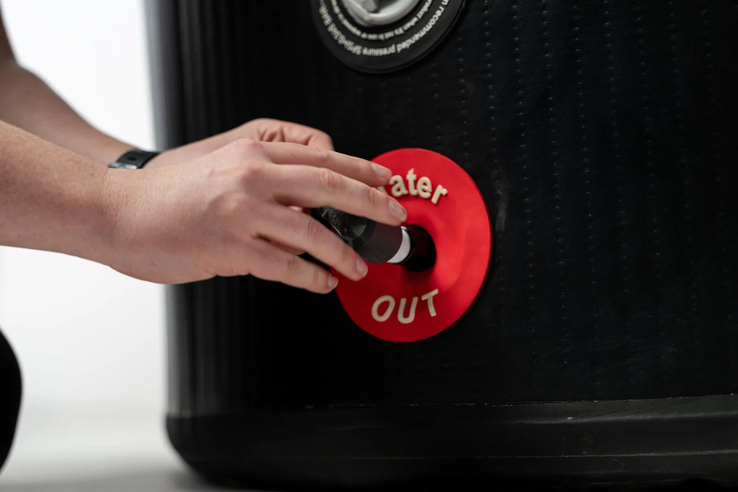 Universal Standard Chiller - Image 13